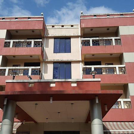 Hotel Le Royale Dadra Exteriér fotografie